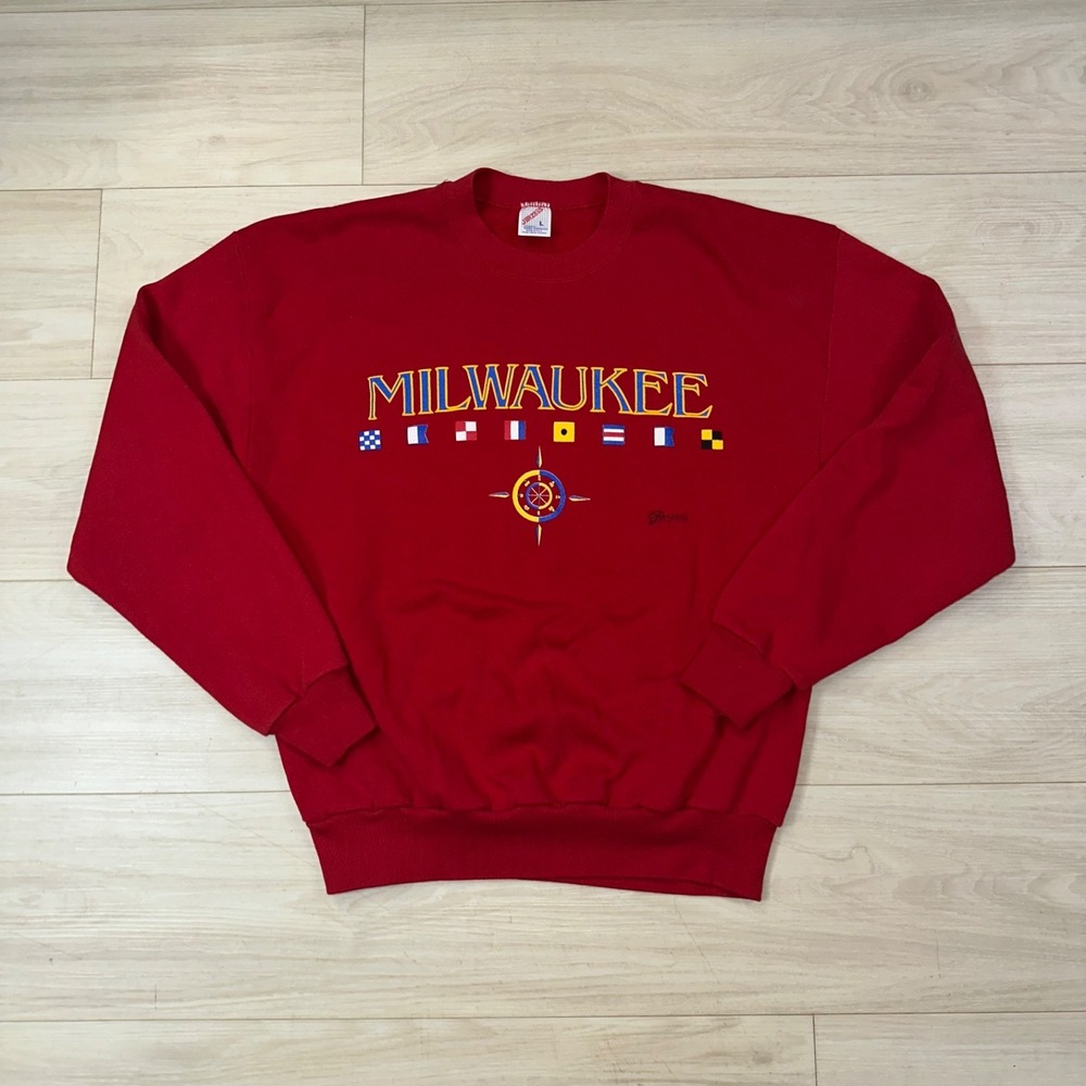 Vintage Miwaukee Wi‎ Sweater Size Large Red 90S Nature Sweatshirt Nautical Flags